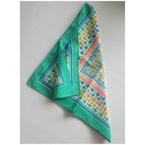 Vintage 1970's Silky Floral Pattern Large Bandana Scarve Wrap - Picture 5 of 5